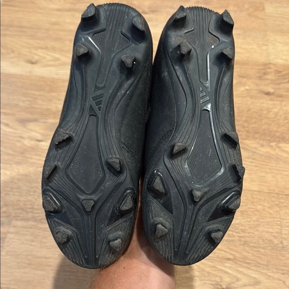 Adidas Predator Soccer Cleats. 2.5 - Picture 2 of 4